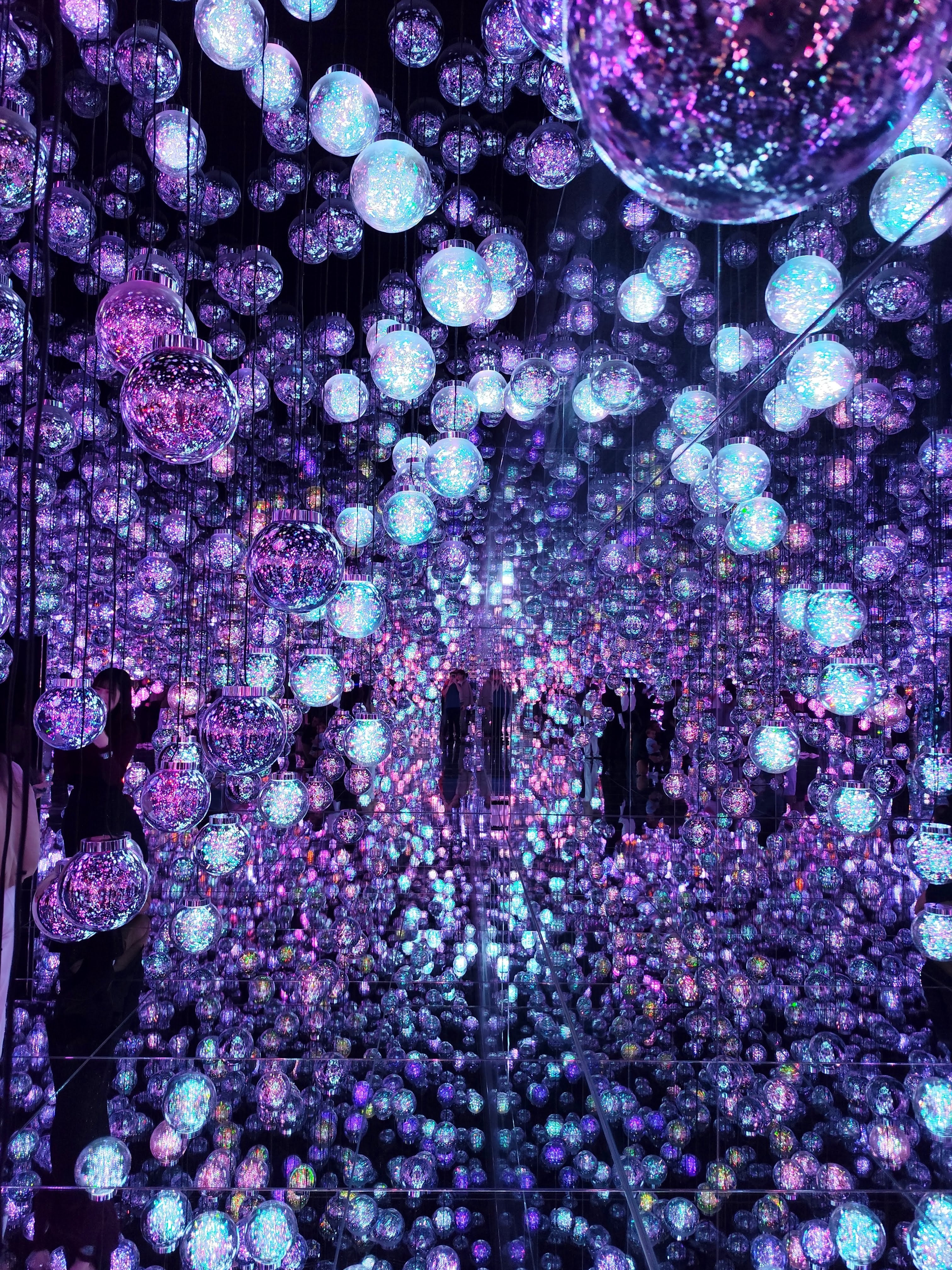 Installation immersive au musée TeamLab Borderless à Tokyo